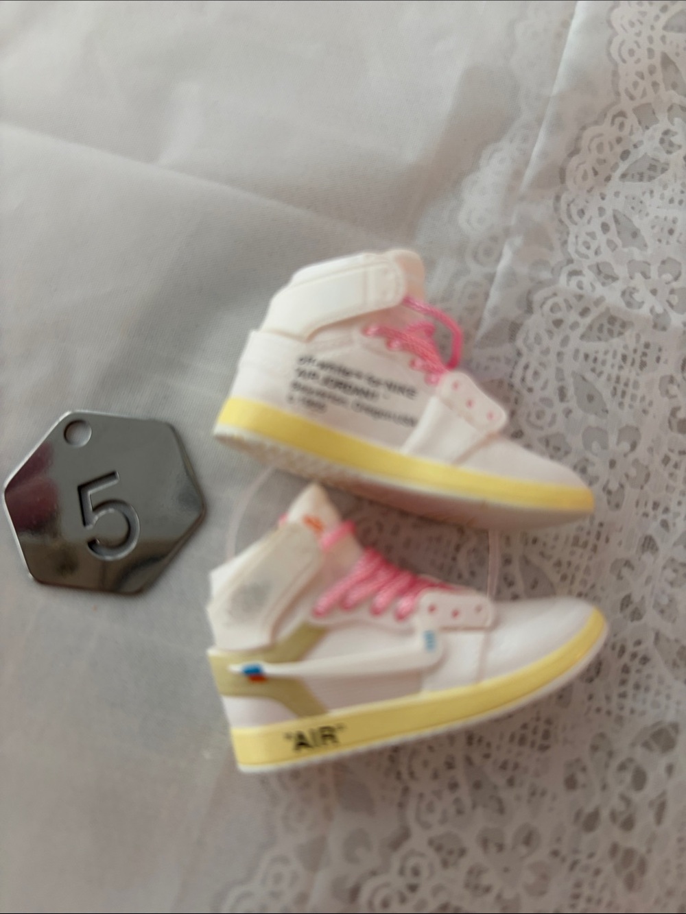 5,One Pair Nike Air Jordan1 Off-White W pink laces&Yellow High-Top Mini Sneakers